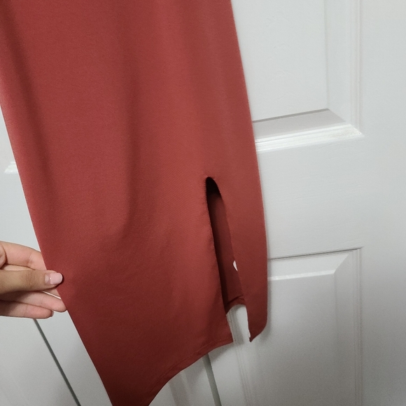 2/25$ 🛍 NWT Midi dress with slit - Picture 2 of 4